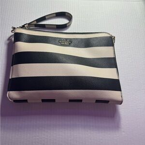 Kate Spade Charging clutch